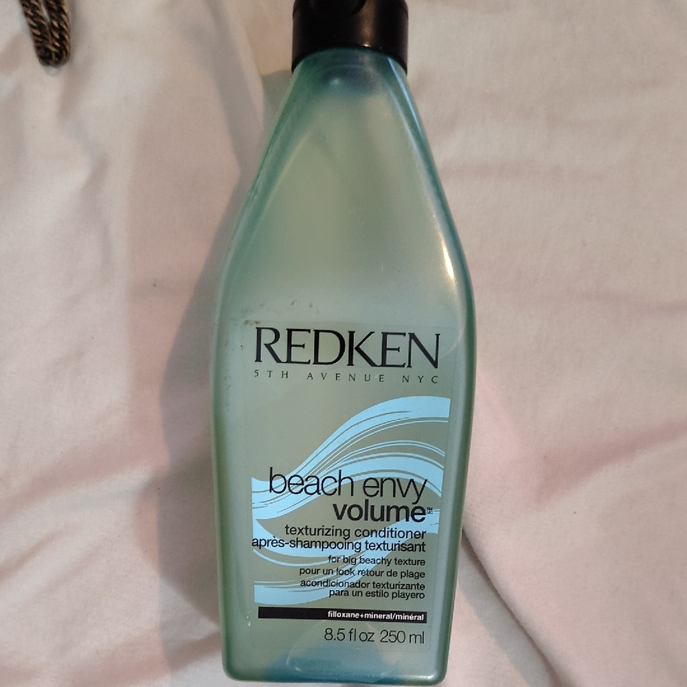 Redken Blue Bath & Body Elongated Design